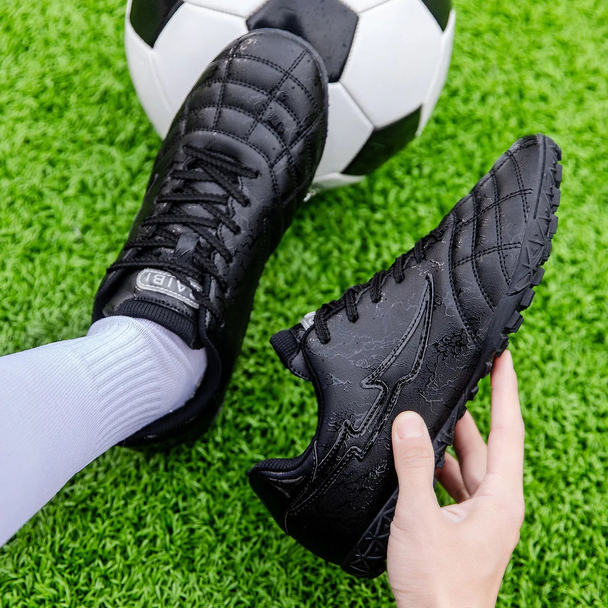 Ultralight Turf Soccer/Football Shoes Futsal Training Indoor Grass TF